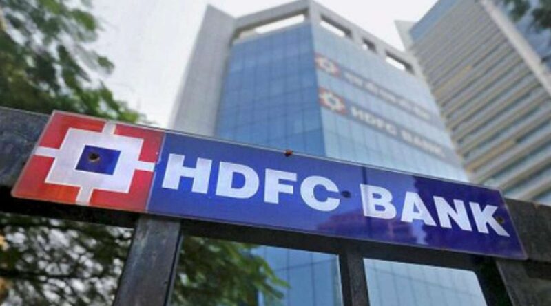 RBI-stops-HDFC-Bank-from-issuing-new-credit cards